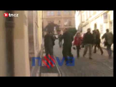Topolánkovo video boduje i u britských čtenářů