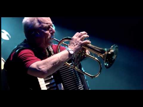 Čechomor & Lenka Dusilová: Neber sobě