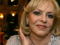 „Angelika“ Mercierová přijela na ples za svojí velkou láskou