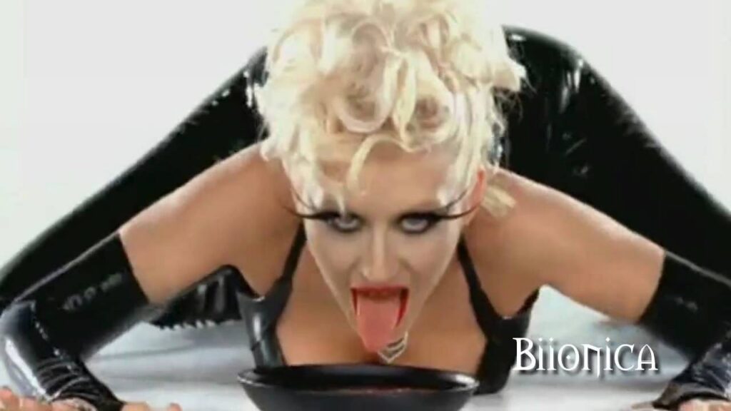 Christina Aguilera: Prima Donna
