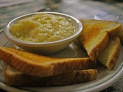 Vědci mají nový tip na boj s kocovinou: Toast s medem