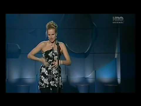 Iva Pazderková: Blondýnka vaří kuřecí polévku