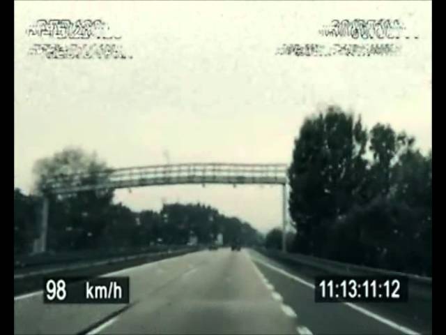 Šílenec na kole na dálnici